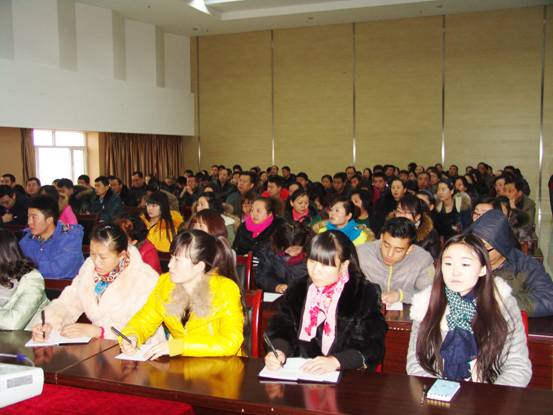 內(nèi)強(qiáng)個(gè)人素質(zhì)，外塑企業(yè)形象